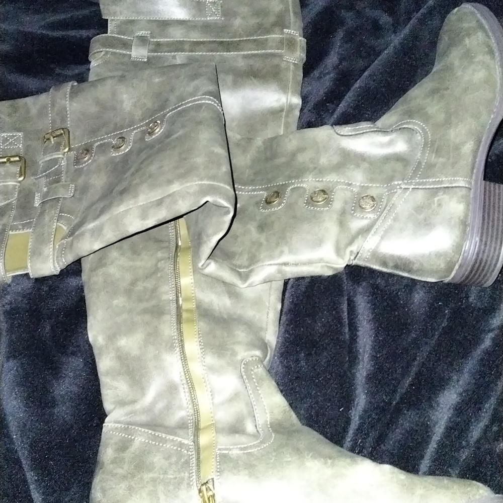 Libby Edelman size 9.5 olive green